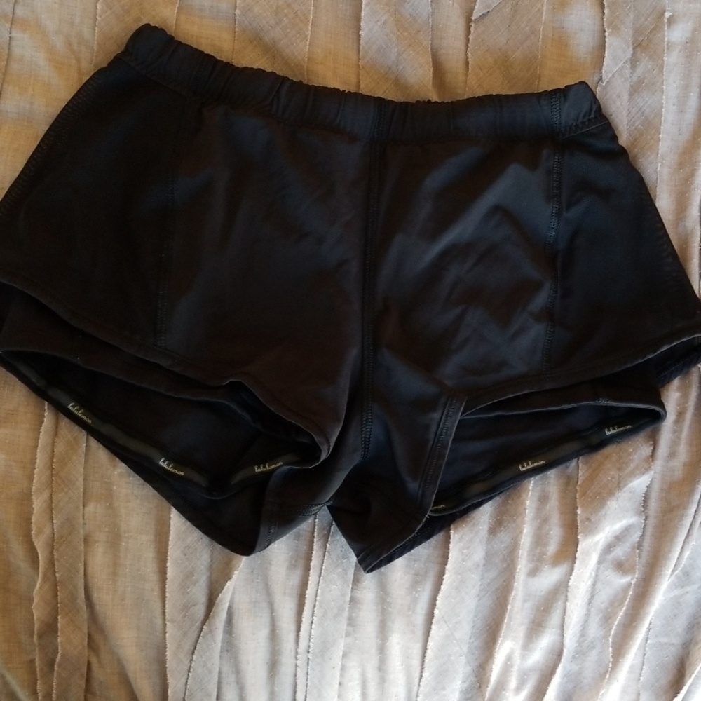 Lululemon lined athletic shorts
